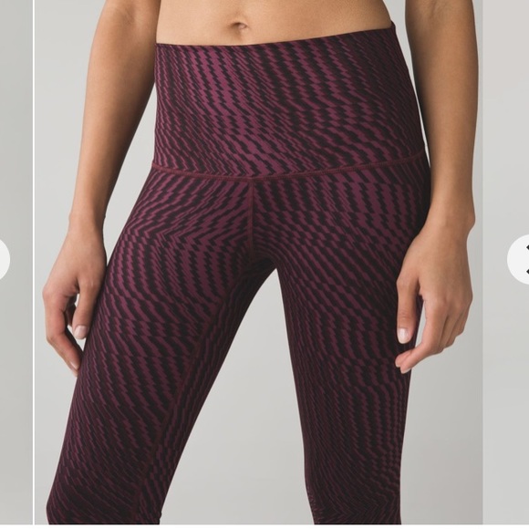 lululemon athletica Pants - Lululemon Wunder Under Crop Leggings *Full-On Luon